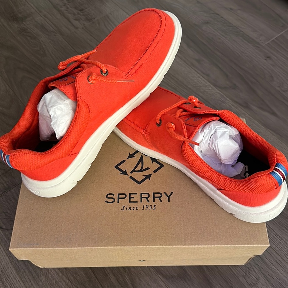 Sperry - Deck Shoe for the stylish - dress to impress! Goes with anything!! - Picture 1 of 5